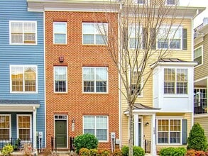 Building Photo - 121 Meridian Ln