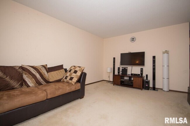 Foto del edificio - 3105 Parkwild Dr