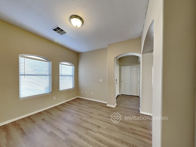 Building Photo - 6923 S 25th Dr