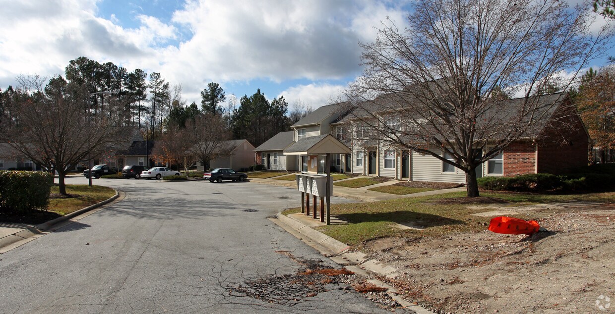 Greenwood Townhomes Apartments in Clayton, NC