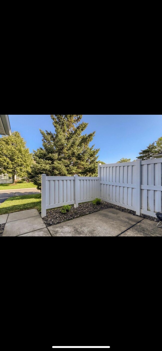 Foto del edificio - 7080 Quarry Ave NE