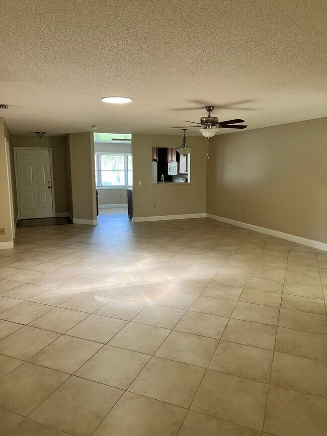 Foto del edificio - Beautiful 2/2 Townhouse in St Cloud!
