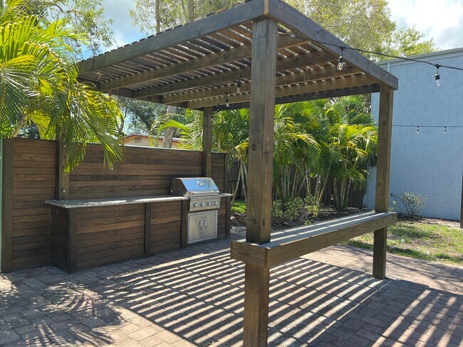 Foto del edificio - Elevate Your South Tampa Lifestyle at Oasi...