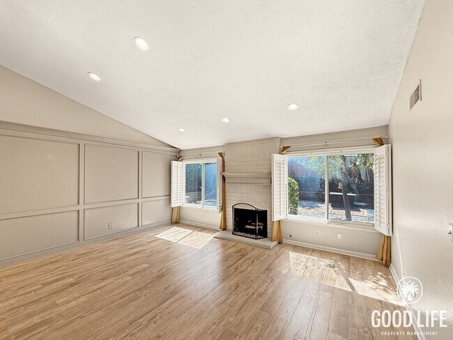 Foto del edificio - Great 4B/2BA House in San Marcos w/ AC, W/D, and Attached Garage!