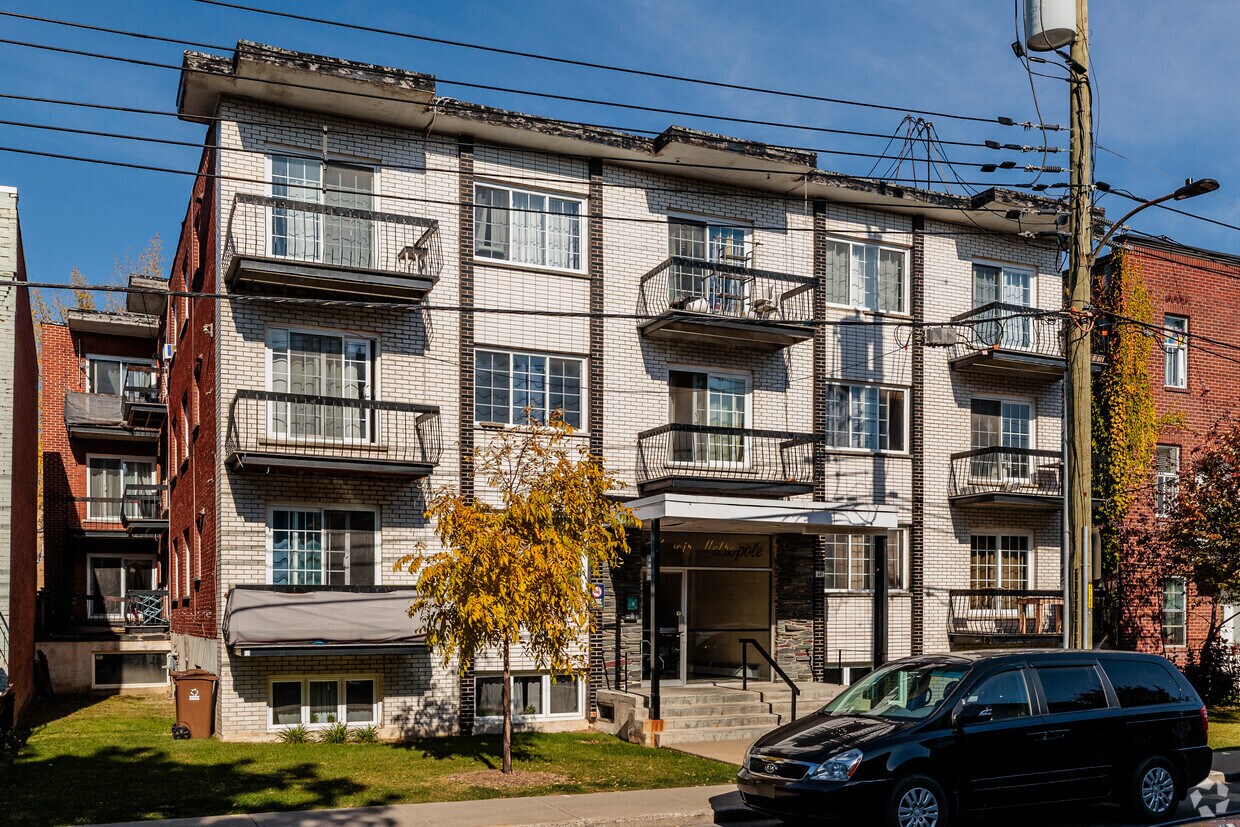 Primary Photo - 645 Rue Gordon