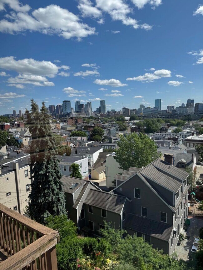 Building Photo - 306 Bunker Hill St