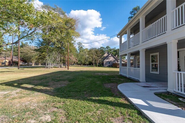 Foto del edificio - 13811 Lakeside Terrace Dr