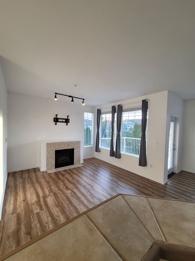 Building Photo - Auburn Lakeland Hills condo - rambler 2 be...