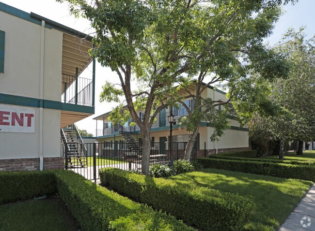 Building Photo - 1321 Minnewawa Ave