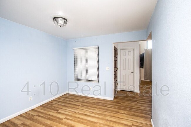 Building Photo - 1718 S Longmore St