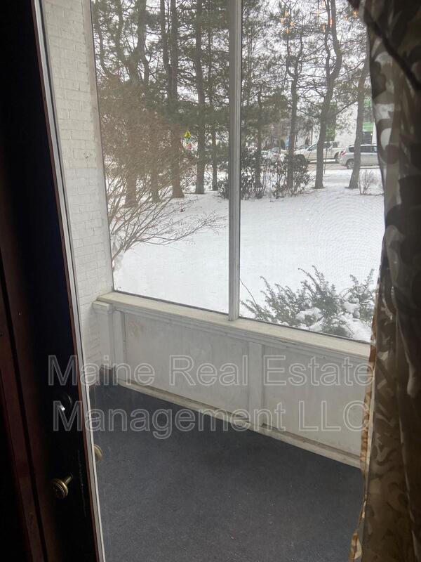 Building Photo - 99 Broadway