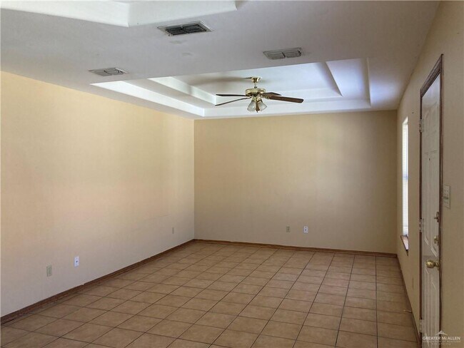 Building Photo - 618 San Antonio Ave