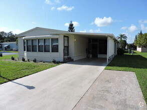 Building Photo - 4756 SE Dogwood Terrace