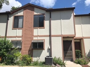 Building Photo - 142 White Fawn Dr