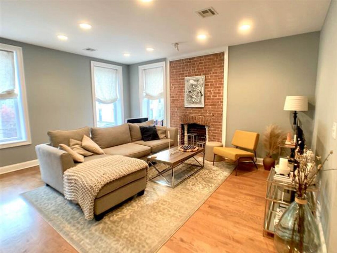 Foto principal - 1000 Willow Ave