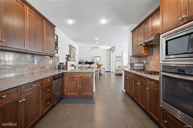Building Photo - 3 br, 2 bath Condo - 41 Canoe