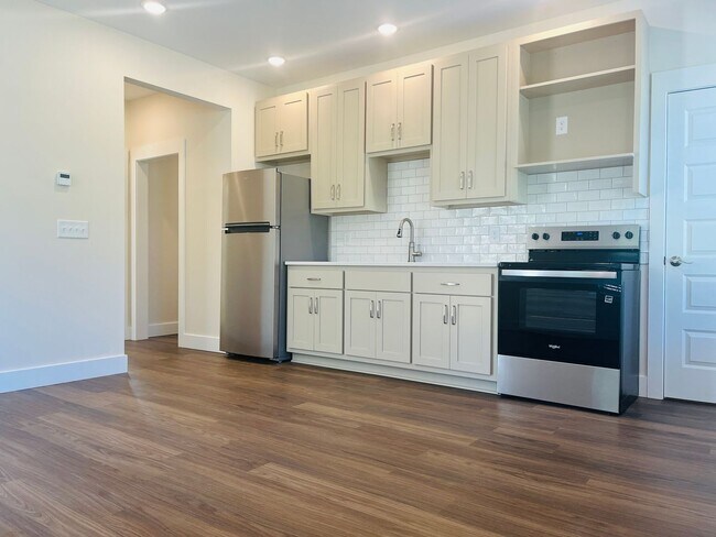 Building Photo - 105 Gardenia Ln