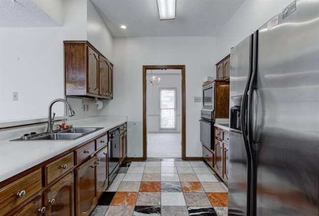 Foto del edificio - 837 N Walnut Bend Rd