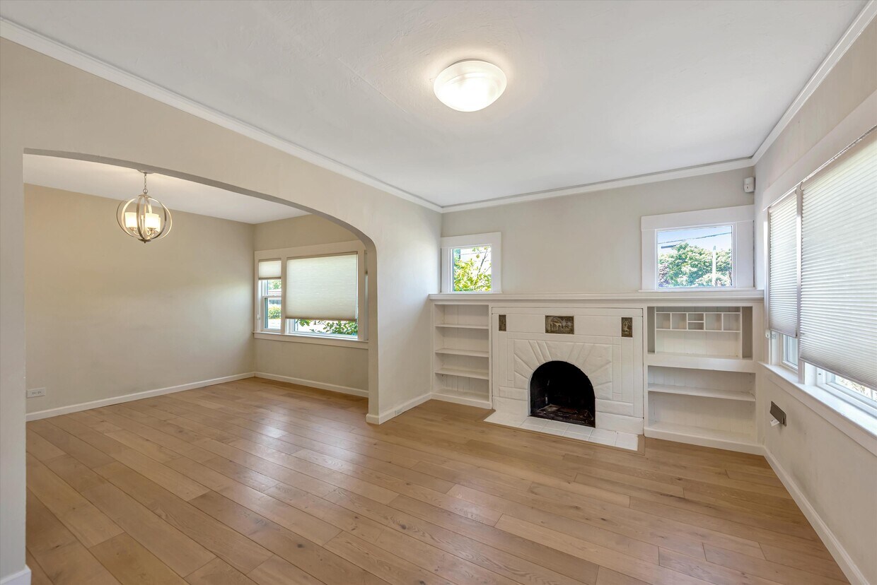 Primary Photo - 899 54th St