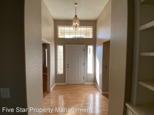 Building Photo - 4 br, 2 bath House - 1021 Oriole Ct