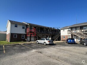 Building Photo - 413 S 5th St