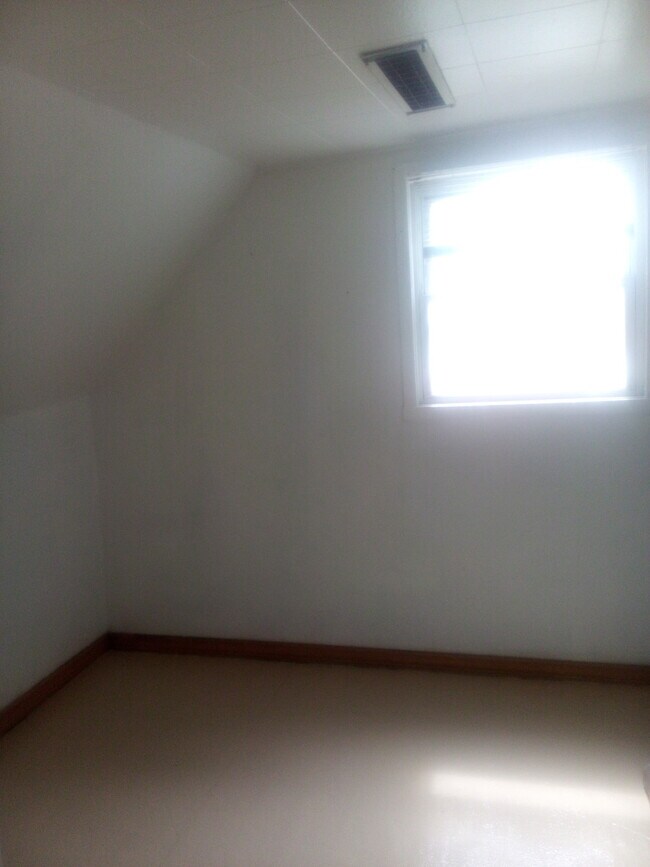 Foto del edificio - 5030 W School St