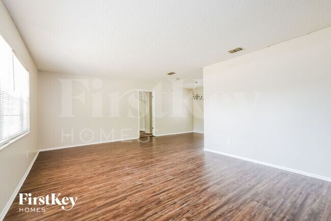 Foto del edificio - 1701 Freeman Dr