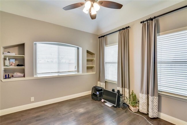 Foto del edificio - 7523 Lynnwood Drive