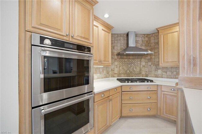 Foto del edificio - 508 Virginia Dare Dr