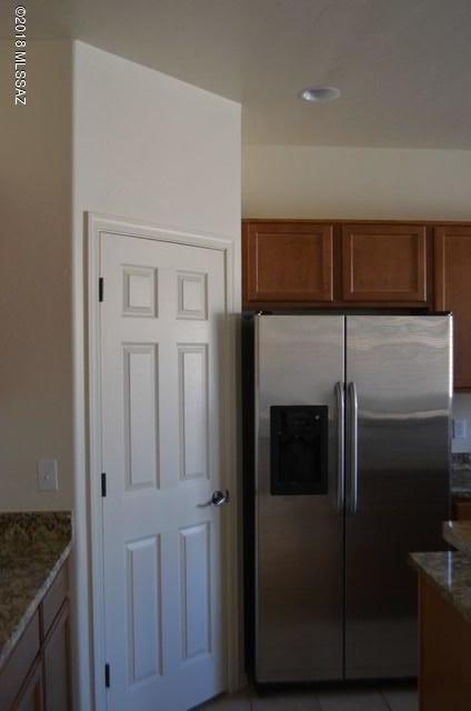Building Photo - 9133 S Whispering Pine Dr