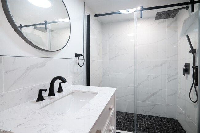 Foto del edificio - Studio, 1 bath Townhome - 619 Florida Aven...
