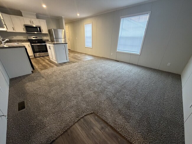 Foto del edificio - 15353 Dominique Dr