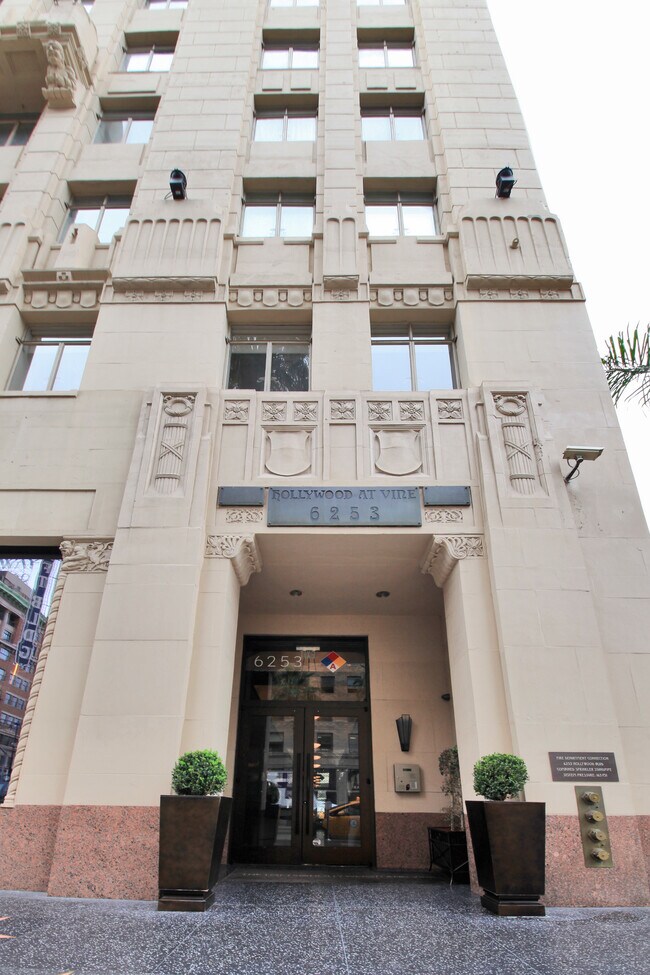 Foto del edificio - 6253 Hollywood Blvd
