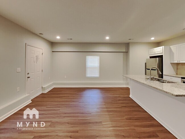 Building Photo - 2074 Childress Dr SW