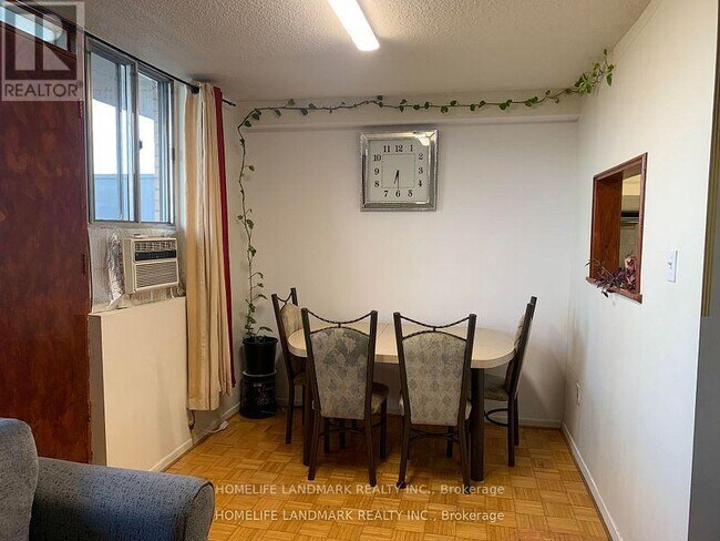 Photo du bâtiment - 100 Dundalk Dr