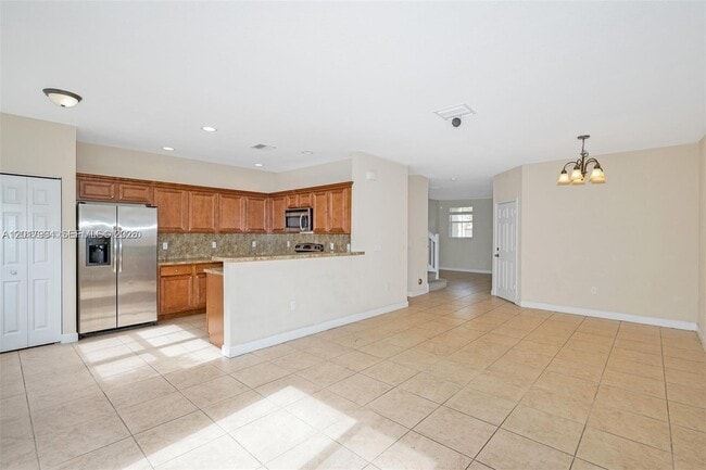Foto del edificio - 1048 NE 208th St