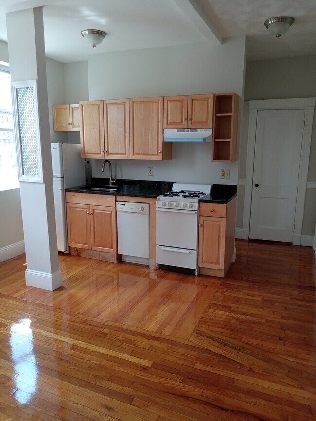 Foto del edificio - 1179 Commonwealth Ave