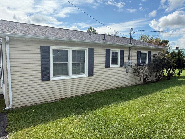 Foto del edificio - 360 Floyd St