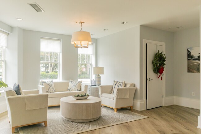 Foto del edificio - 1661 Riverside Ave