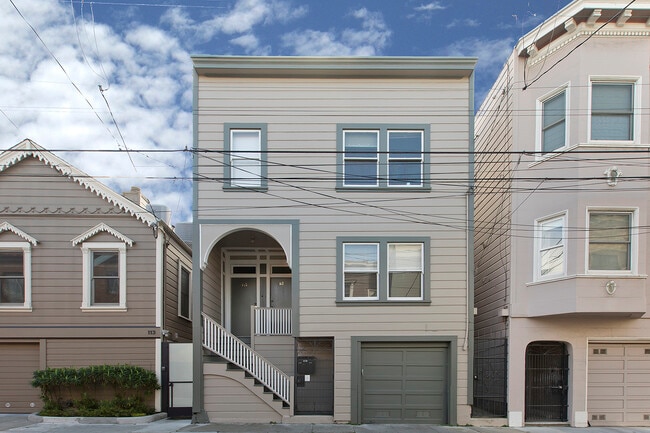Building Photo - 117 Pixley St