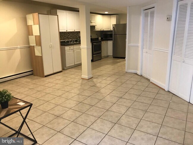 Foto del edificio - 3413 Wisconsin Ave NW