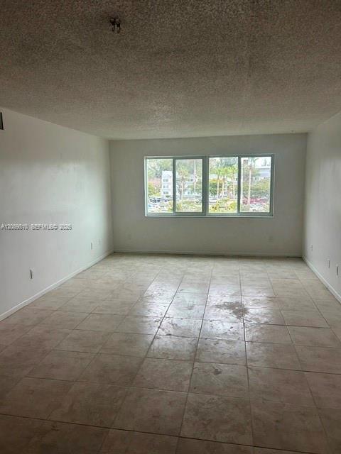Foto del edificio - 14850 Naranja Lakes Blvd