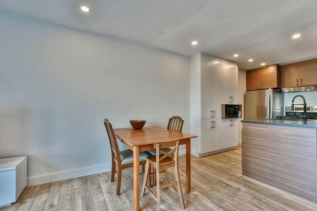 Building Photo - 201 West Silver Sands Drive, San Antonio, ...