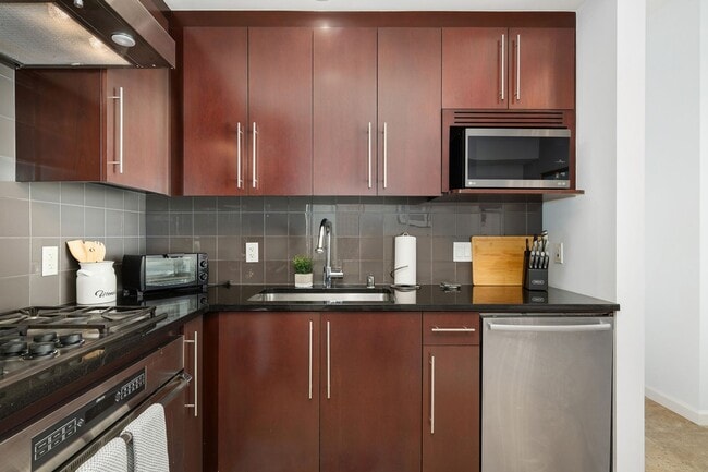 Building Photo - Little Italy Fully Furnished 1 Bedroom! Av...