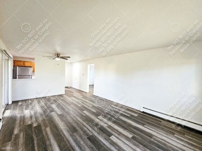 Foto del edificio - 2 br, 1 bath 4plex - 4270 Loomis Ave D D