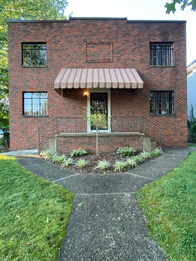 702 11th Avenue Exterior - 702 11th Ave
