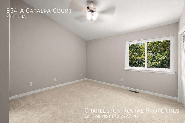 Foto del edificio - 854-A Catalpa Court-