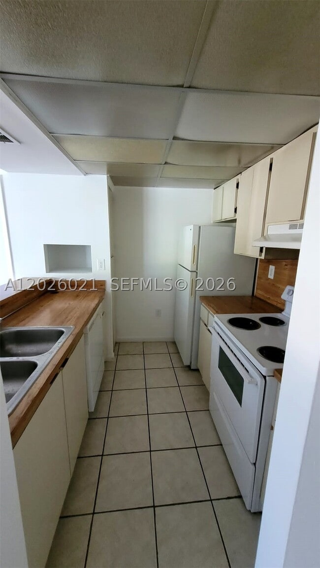 Building Photo - 6995 NW 186th St