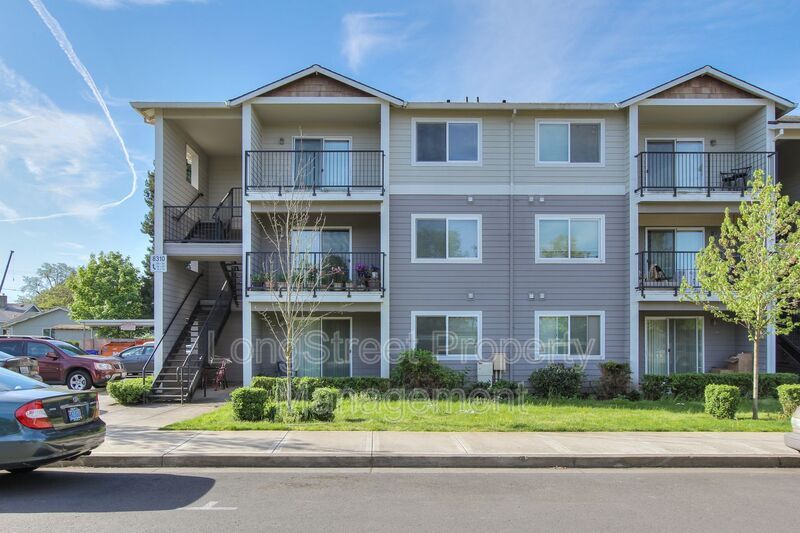Foto principal - 8324 SE Rhine St