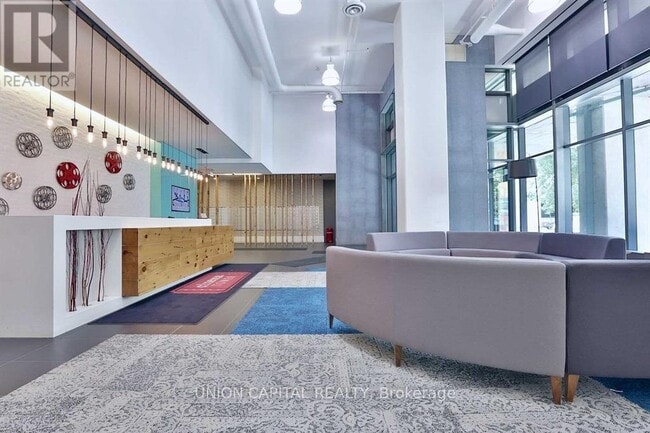 Building Photo - 21 Widmer St